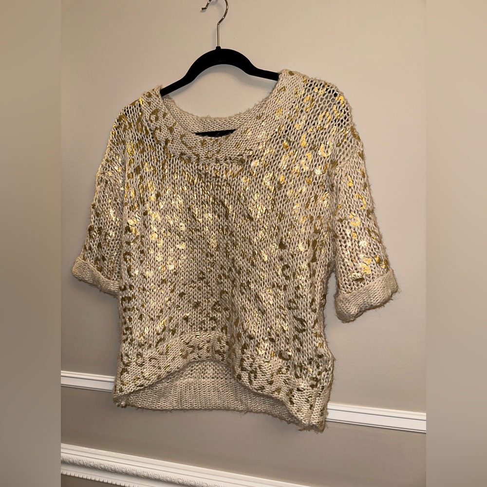 Short sleeve sweater